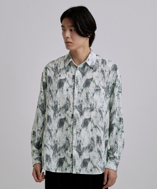アブストペイント柄シャツ