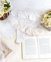 イリーナ Tバックショーツ