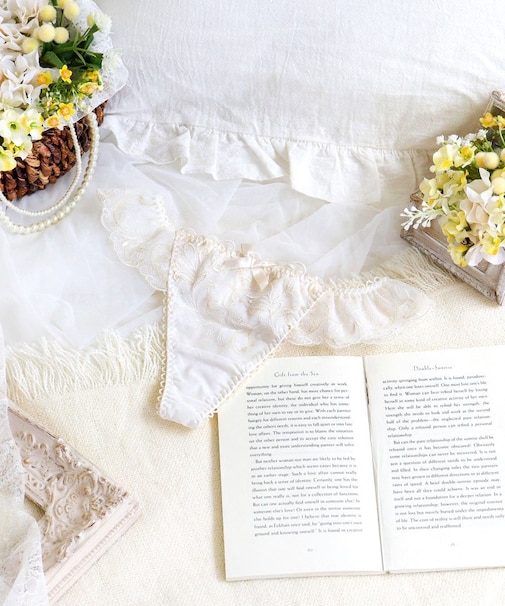 イリーナ Tバックショーツ