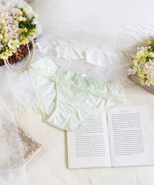 イリーナ ノーマルショーツ