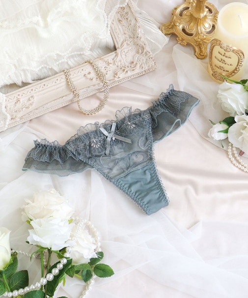 リタ Tバックショーツ