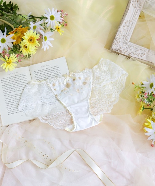 ミリ レースショーツ