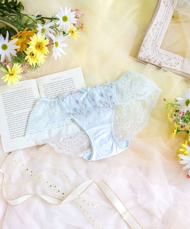 ミリ レースショーツ