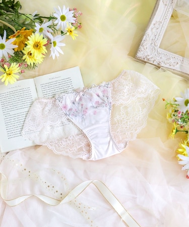 ミリ レースショーツ