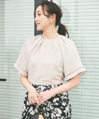 【セットアップ可能】リネン混 タックブラウス