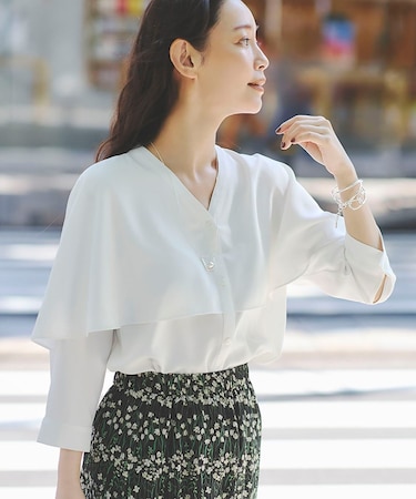 【羽織りとしても活躍！】ケープカラーブラウス