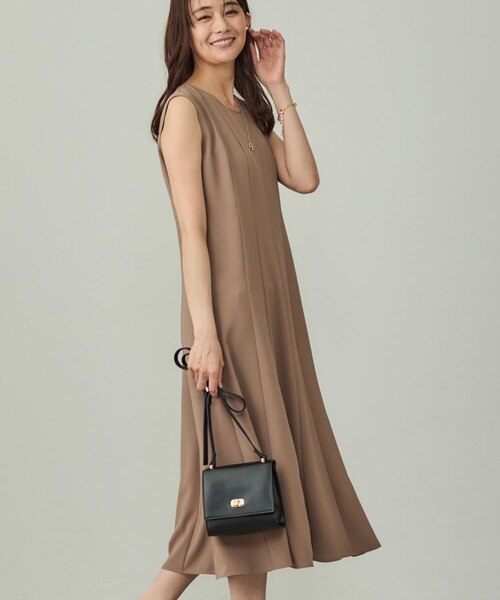 美シルエット】ノースリーブワンピース｜ワールドアウトレットの