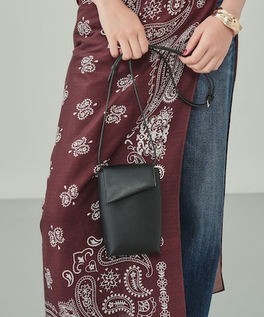 フラップポシェット