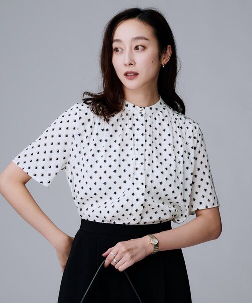 【セットアップ可/リラクシー/通勤】スクエアジオメ柄ブラウス