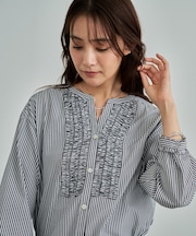 【洗える】胸元タックフリル長袖ブラウス