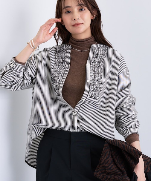 【洗える】胸元タックフリル長袖ブラウス