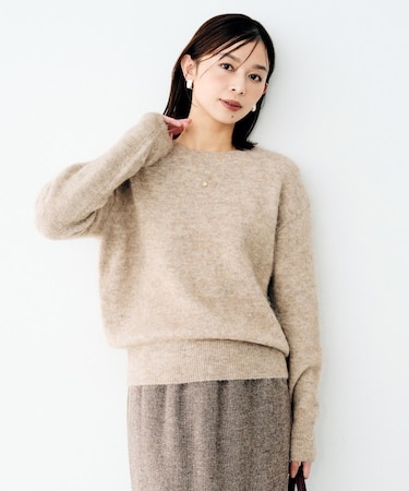 ヘアリークルーネックニット