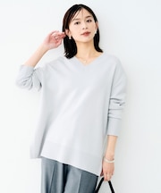 サイドスリットVネックニット