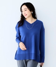 サイドスリットVネックニット
