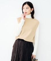 ラウンドネックニットベスト