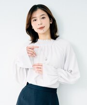 シャーリングデザインブラウス