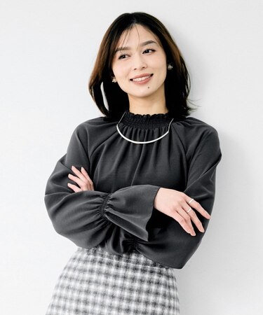 シャーリングデザインブラウス