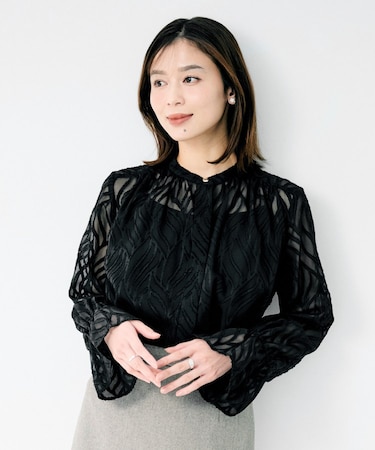 シアーカットジャガードブラウス