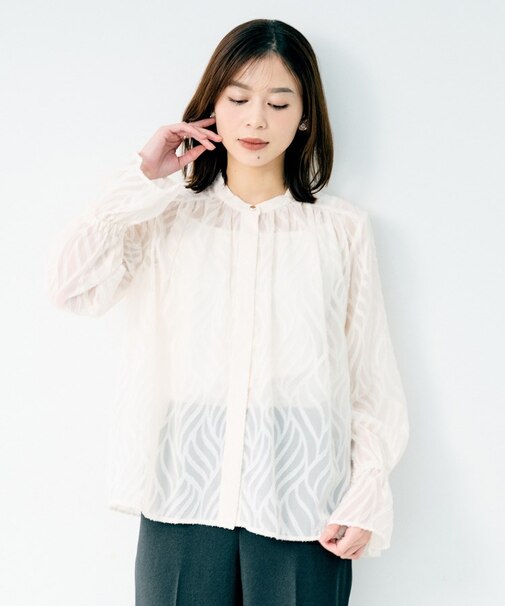 シアーカットジャガードブラウス