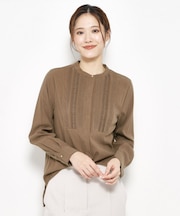 ピンタックブラウス