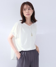 【洗える／前後差／美シルエット】Vネックタックプルオーバーニット