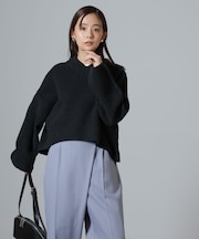 ウール混圧縮ニットワイドVネックプルオーバー