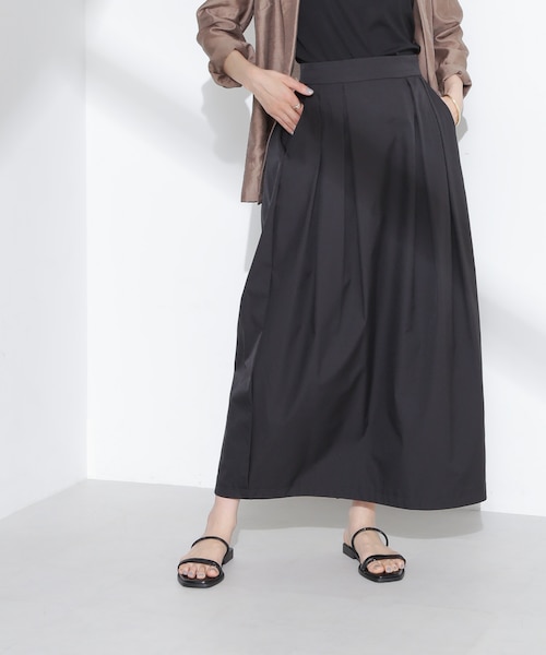 新品タグ付】OMMO イレギュラー タック コクーンスカート 新品タグ付