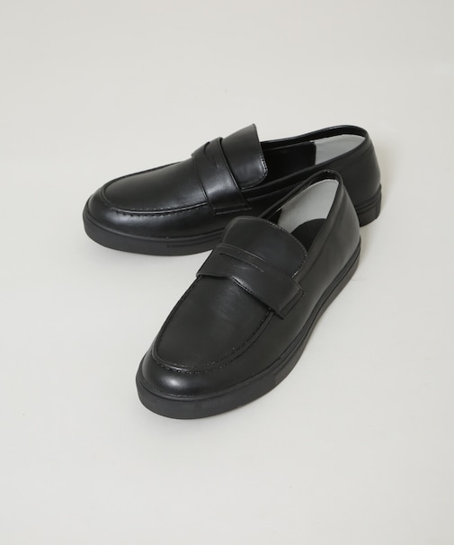 コインローファースニーカー