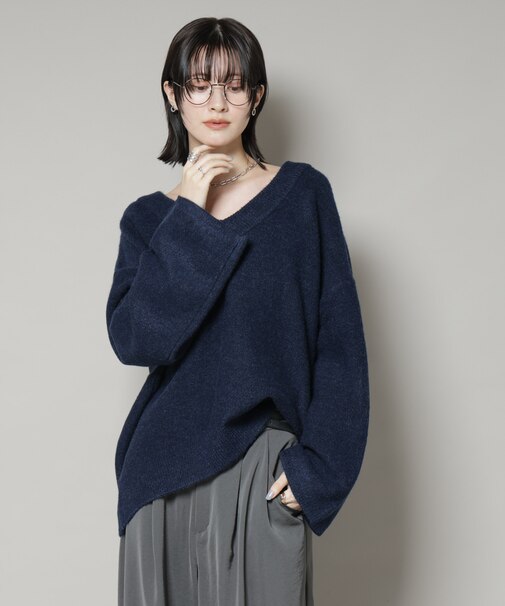 Vネックワイドシルエット圧縮ニット