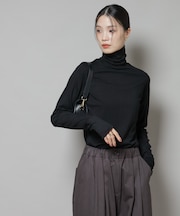 吸湿発熱タートルネックカットトップス