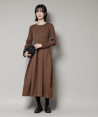フォルムスカートニットワンピース