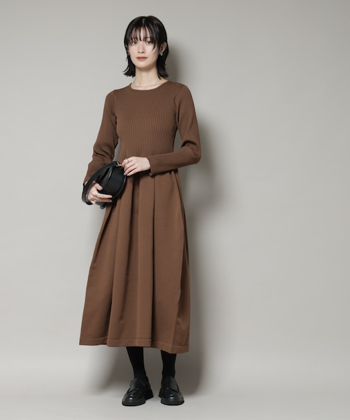 フォルムスカートニットワンピース