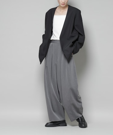 インタックコクーンパンツ