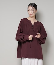 レースアップギャザープルオーバーブラウス