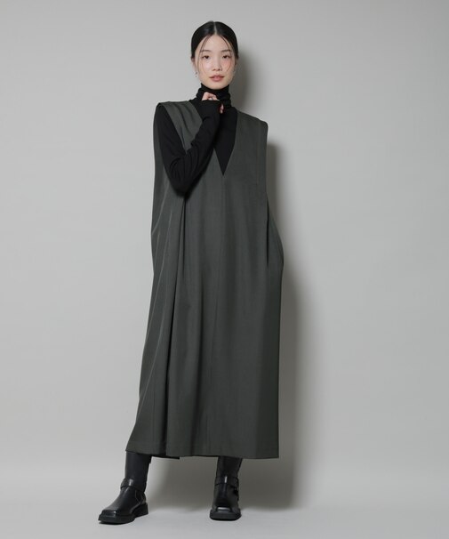 ショルダータックVネックワンピース