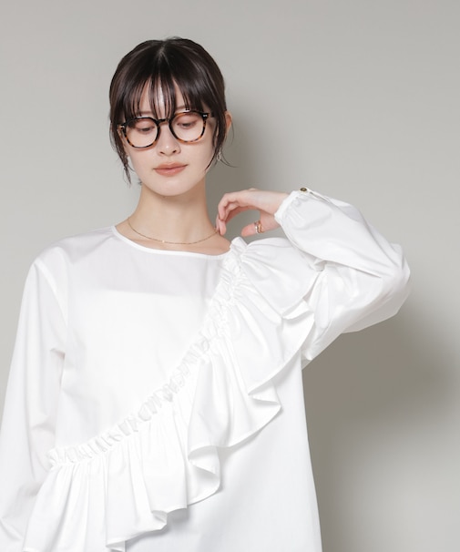 斜めフリルプルオーバーブラウス