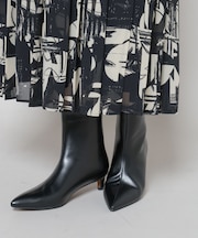 ポインテッドショートブーツ