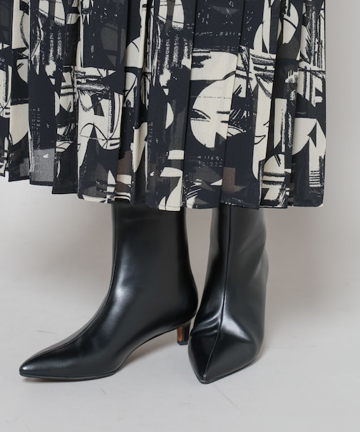 ポインテッドショートブーツ