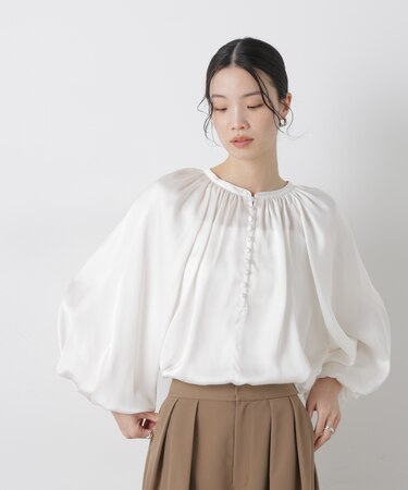 前後2wayサテンボリュームスリーブブラウス