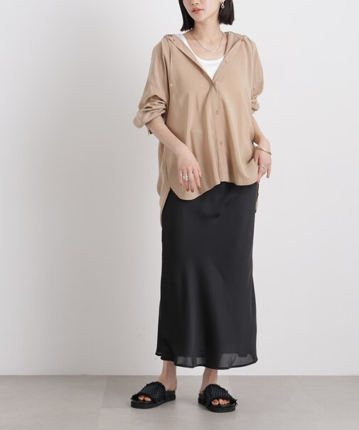 シアーサテンマキシスカート