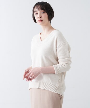 綿アクリルVネックプルオーバーニット