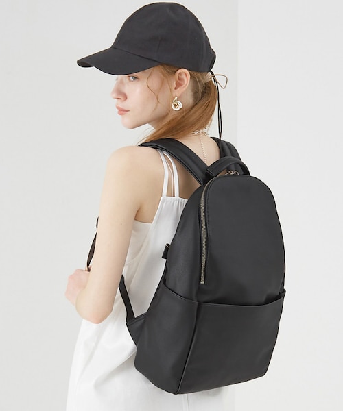 【個数限定値下げ】某ドラマ 女優 PUレザー スクエア リュック