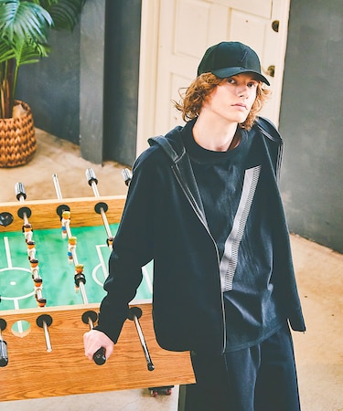 【5/】ジップアップフーディー