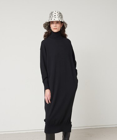 ハイネックロングワンピース