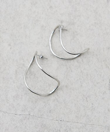 カーブサークルピアス