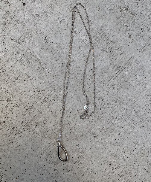 ツイストモチーフリングネックレス