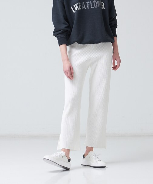 R/NYタック編みスリットパンツ