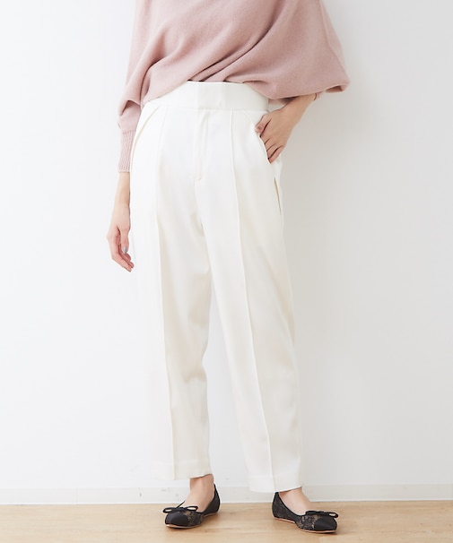 テーパードパンツ