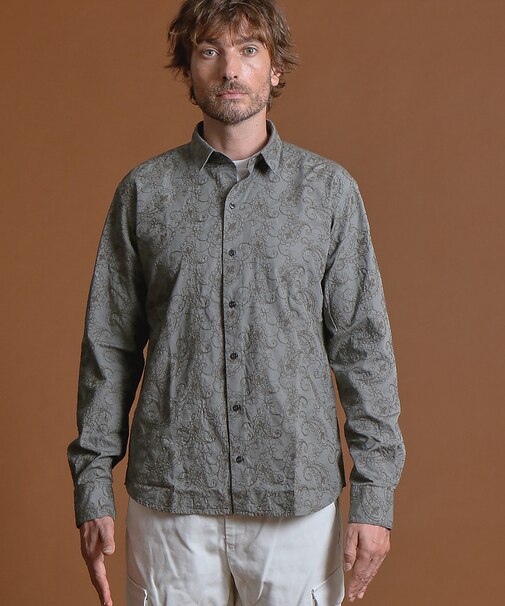 ペイズリー刺繍ブロードシャツ