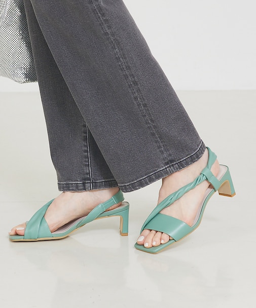 ツイストベルト サンダル